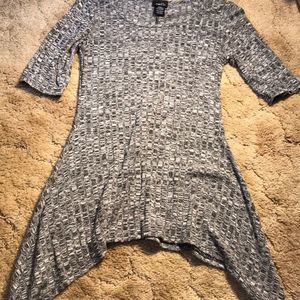 Gray Short Sleeve Tunic. Size Small